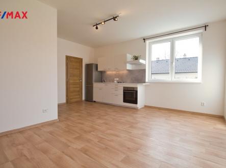 Pronájem bytu, 1+kk, 32 m²