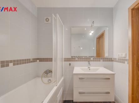 Pronájem bytu, 3+kk, 72 m²