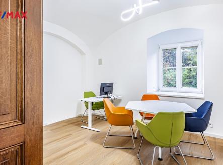 Pronájem kanceláře, 60 m²