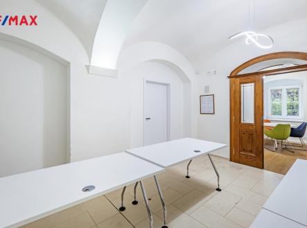 Pronájem kanceláře, 60 m²