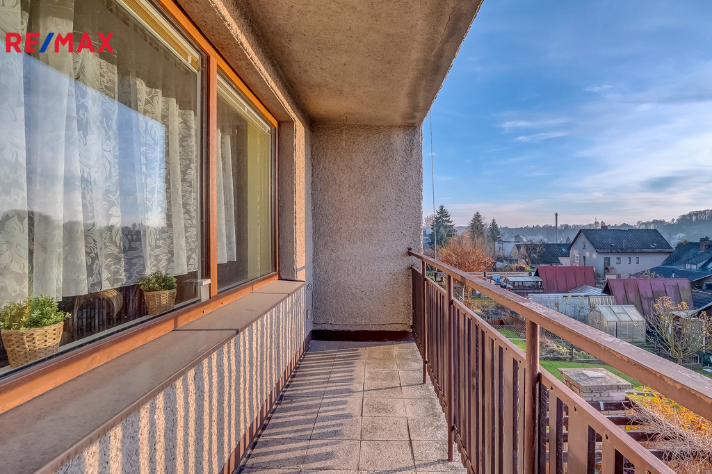 1. patro balkon u obýváku
