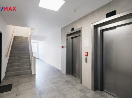 Pronájem bytu, 3+kk, 90 m²