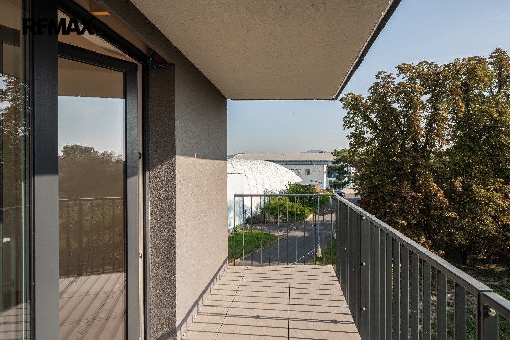 dma00115-hdr.jpg