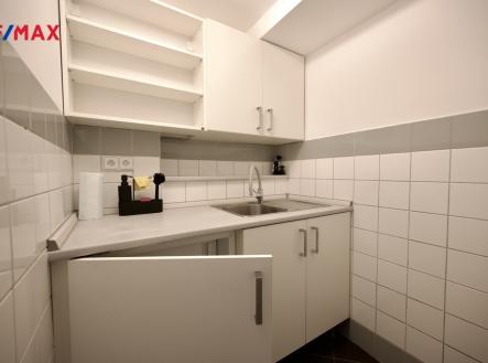 Pronájem kanceláře, 60 m²