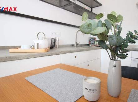 Pronájem bytu, 1+kk, 32 m²