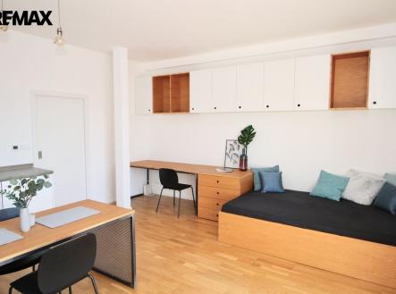 Pronájem bytu, 1+kk, 32 m²