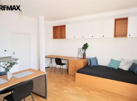 Pronájem bytu, 1+kk, 32 m²