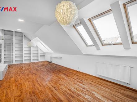 Pronájem bytu, 6+1, 200 m²