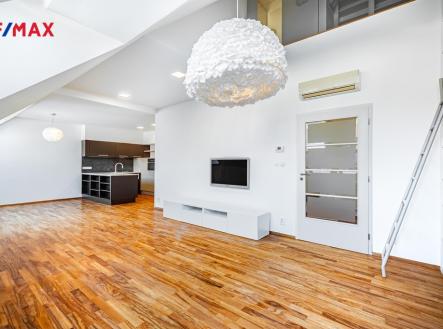 Pronájem bytu, 6+1, 200 m²