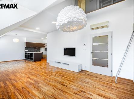 Pronájem bytu, 6+1, 200 m²