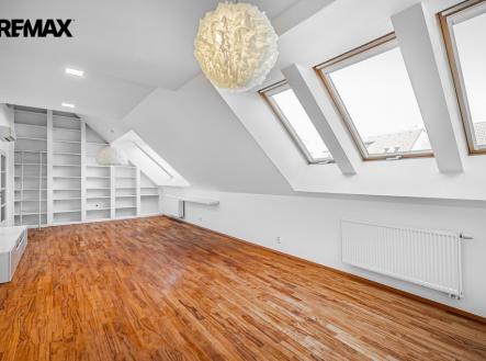 Pronájem bytu, 6+1, 200 m²