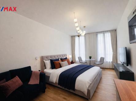 Pronájem bytu, 1+kk, 32 m²