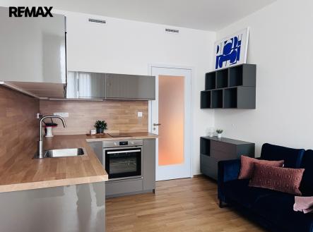 Pronájem bytu, 1+kk, 32 m²