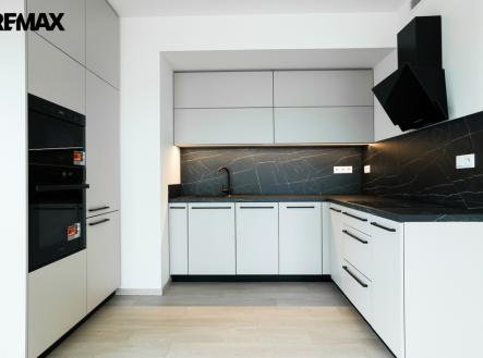 Pronájem bytu, 2+kk, 80 m²