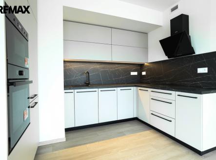 Pronájem bytu, 2+kk, 80 m²