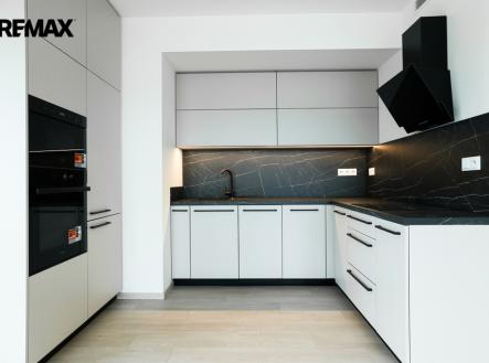 Pronájem bytu, 2+kk, 80 m²