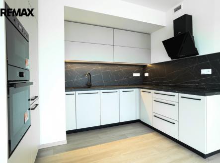 Pronájem bytu, 2+kk, 80 m²