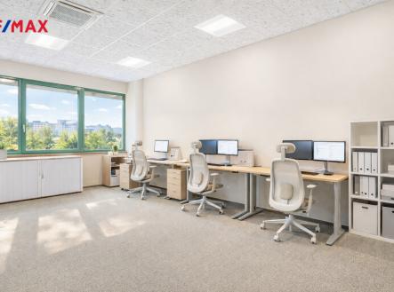 Pronájem kanceláře, 875 m²