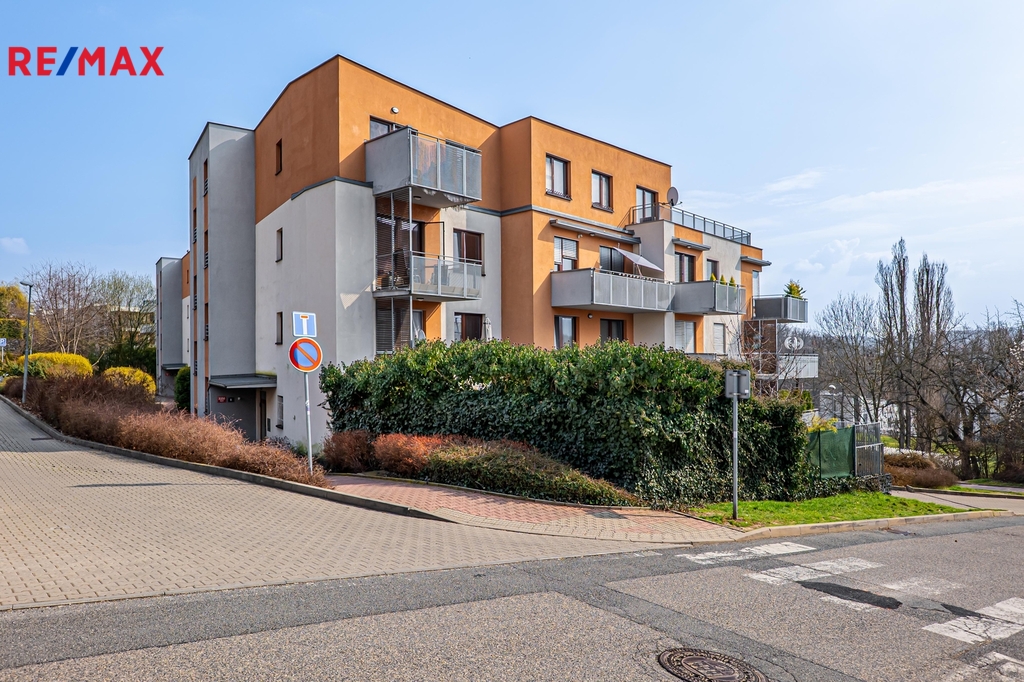 Pohled na dům z ulice