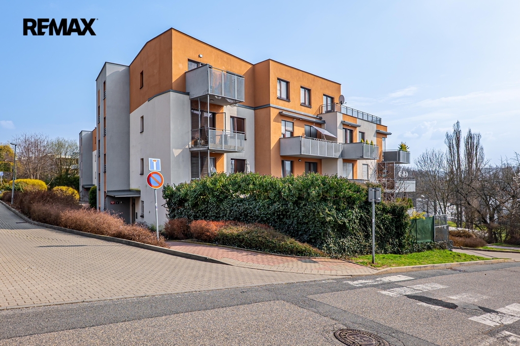 Pohled na dům z ulice