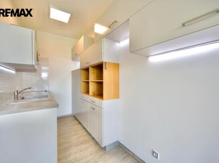 Pronájem bytu, 1+kk, 37 m²