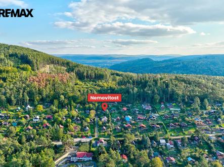 Prodej pozemku pro bydlení, 735 m² obrázek