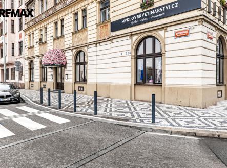 Pronájem obchodní prostory, 286 m²