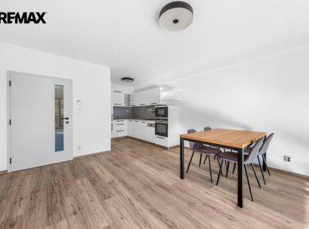 Pronájem bytu, 2+kk, 77 m²