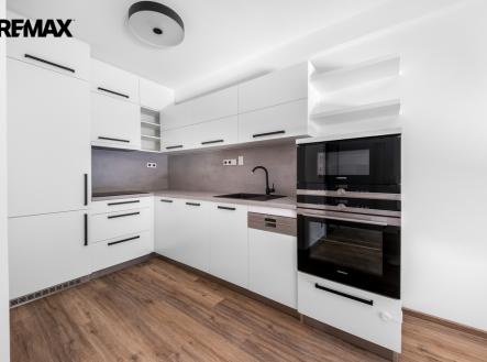 Pronájem bytu, 2+kk, 77 m²