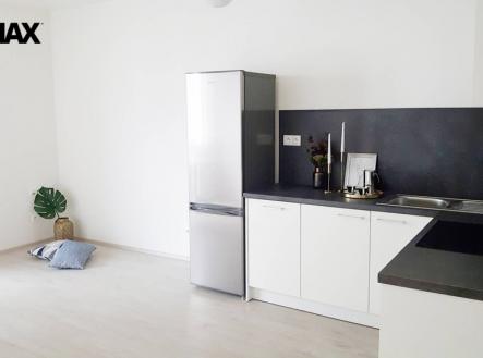 Pronájem bytu, 1+kk, 35 m² obrázek