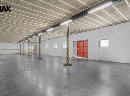 Pronájem jiné komerční nemovitosti, 1 500 m²