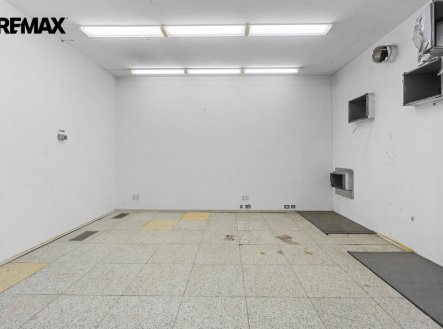 Pronájem obchodní prostory, 170 m²