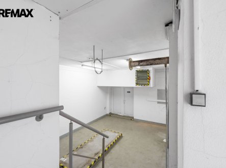 Pronájem obchodní prostory, 170 m²