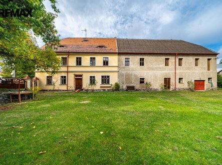 Prodej zemědělské usedlosti s obytným domem 232 m², pozemek 3 852 m² – Vinaře u Kadaně