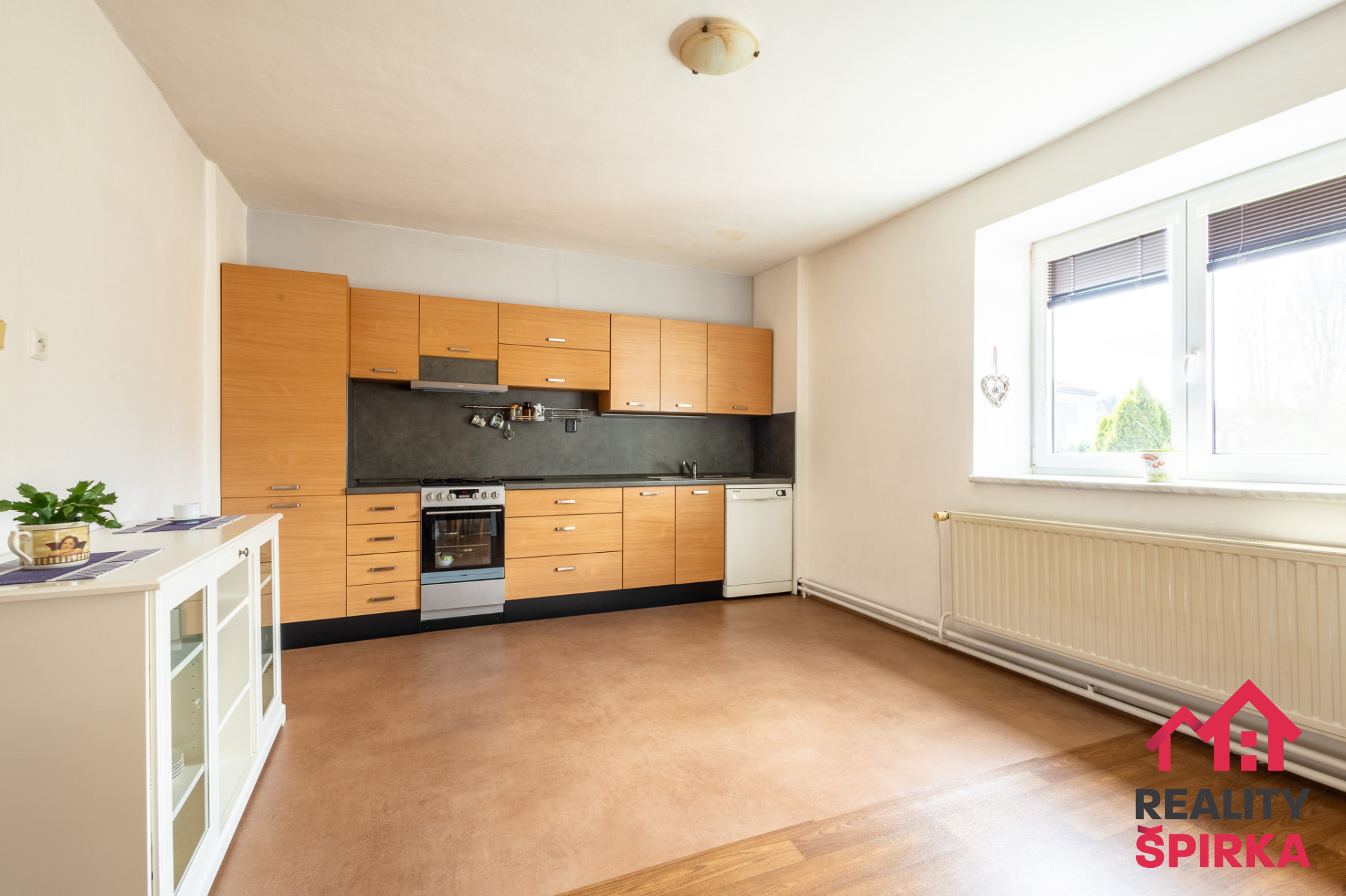 Prodej bytu 3+1, 154 m2 s terasou, zahradou a restaurací, Moravská Třebová