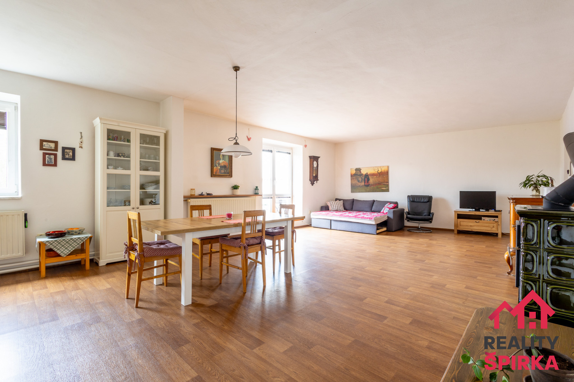 Prodej bytu 3+1, 154 m2 s terasou, zahradou a restaurací, Moravská Třebová