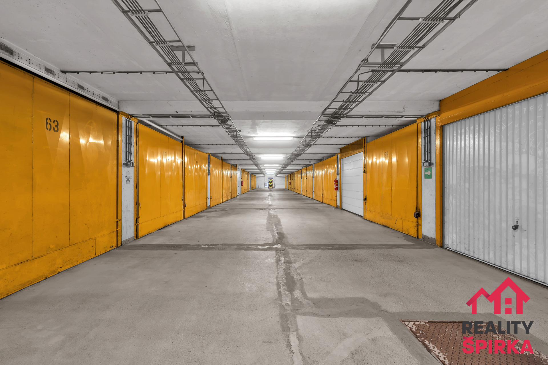 Prodej, garáž 18 m2, ul. Na chobotě, Řepy, Praha 6