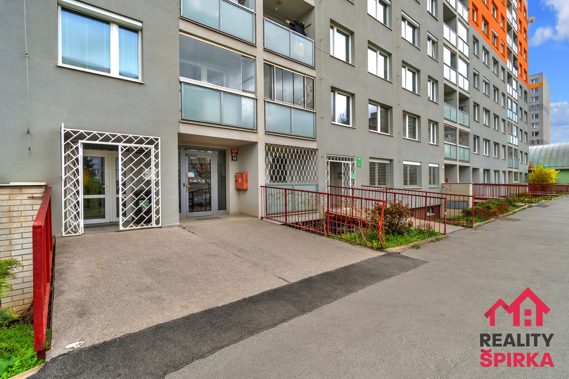 Prodej, byt 2+1, lodžie, garáž, ul. Makovského, Řepy, Praha 6