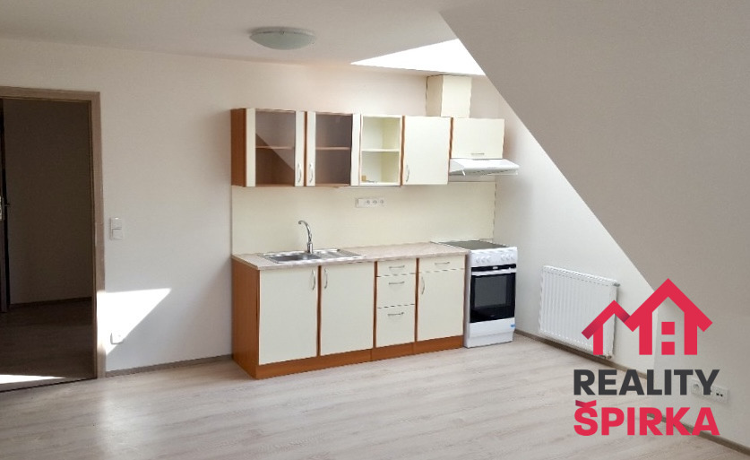 Pronájem bytu 1+kk, 39,20 m2, náměstí Míru, Svitavy