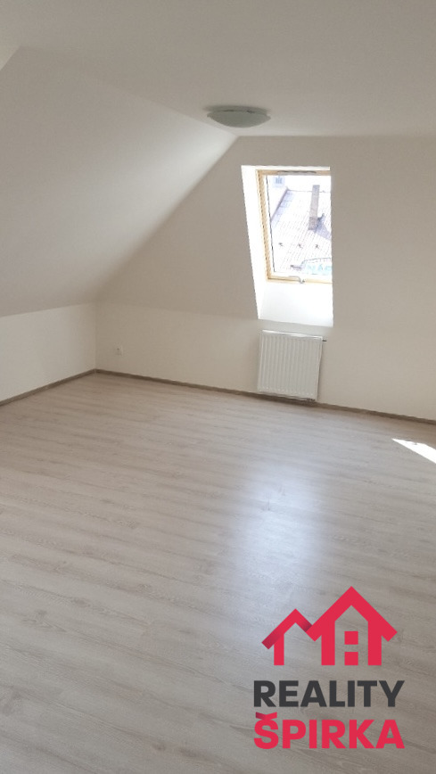 Pronájem bytu 1+kk, 39,20 m2, náměstí Míru, Svitavy