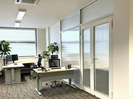 Pronájem kanceláře, 58 m²