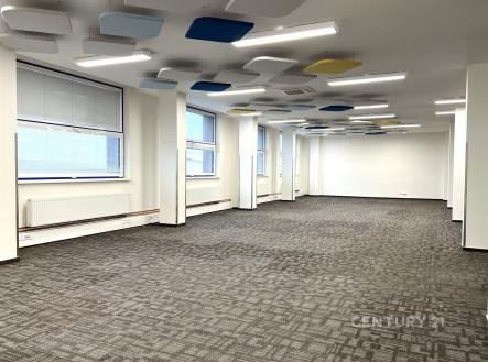 Pronájem kanceláře, 152 m²