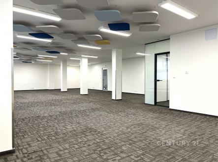 Pronájem kanceláře, 152 m²