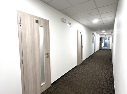 Pronájem kanceláře, 152 m²
