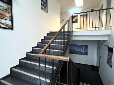 Pronájem obchodní prostor, 152 m²