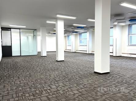 Pronájem kanceláře, 91 m²