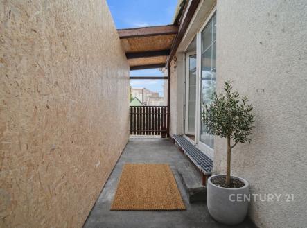 Pronájem kanceláře, 77 m²