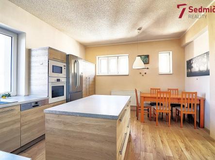 Prodej bytu, 3+1, 168 m²