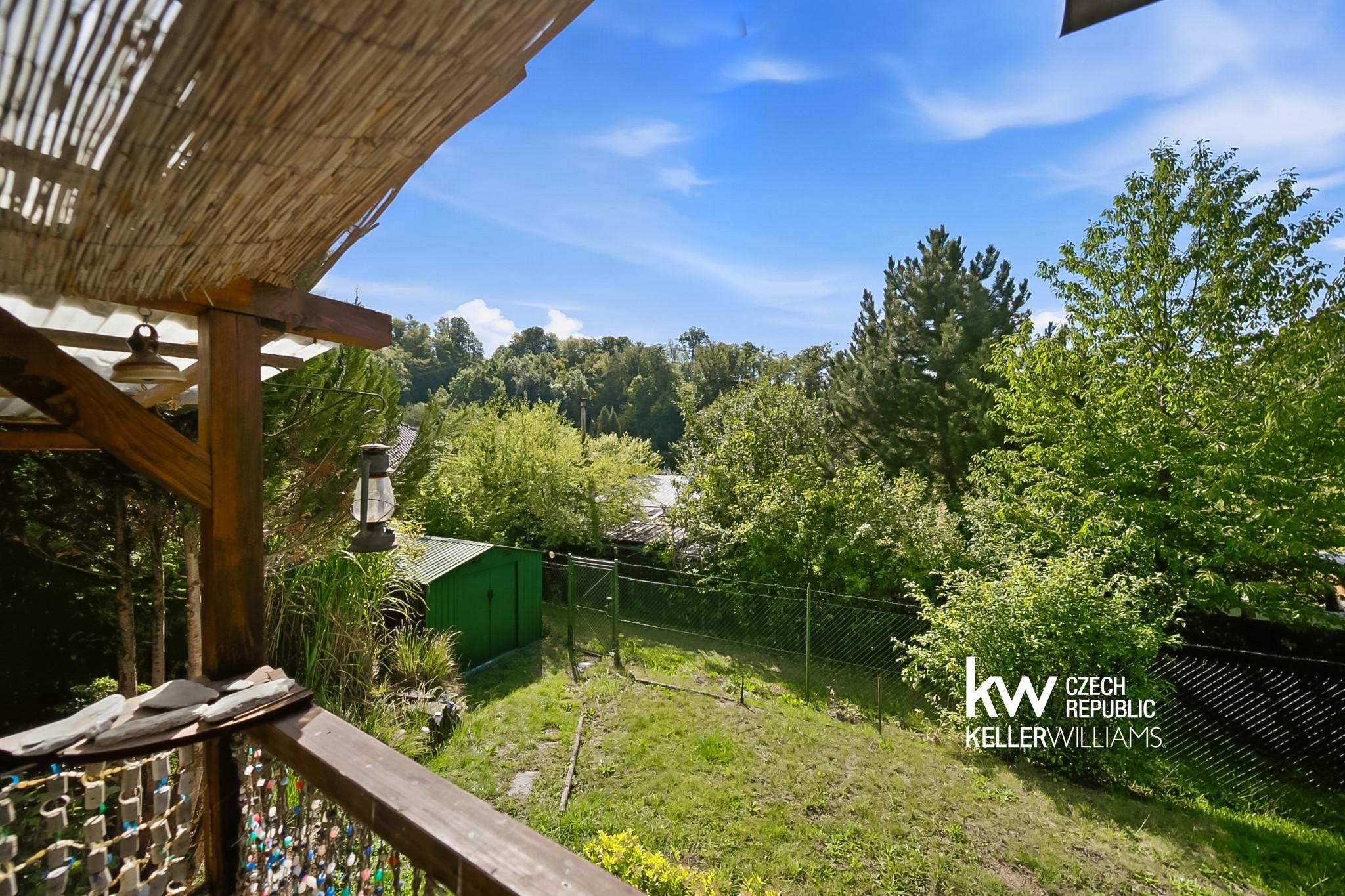 Prodej chaty 19 m² s pozemkem 407 m² + terasa 8 m²