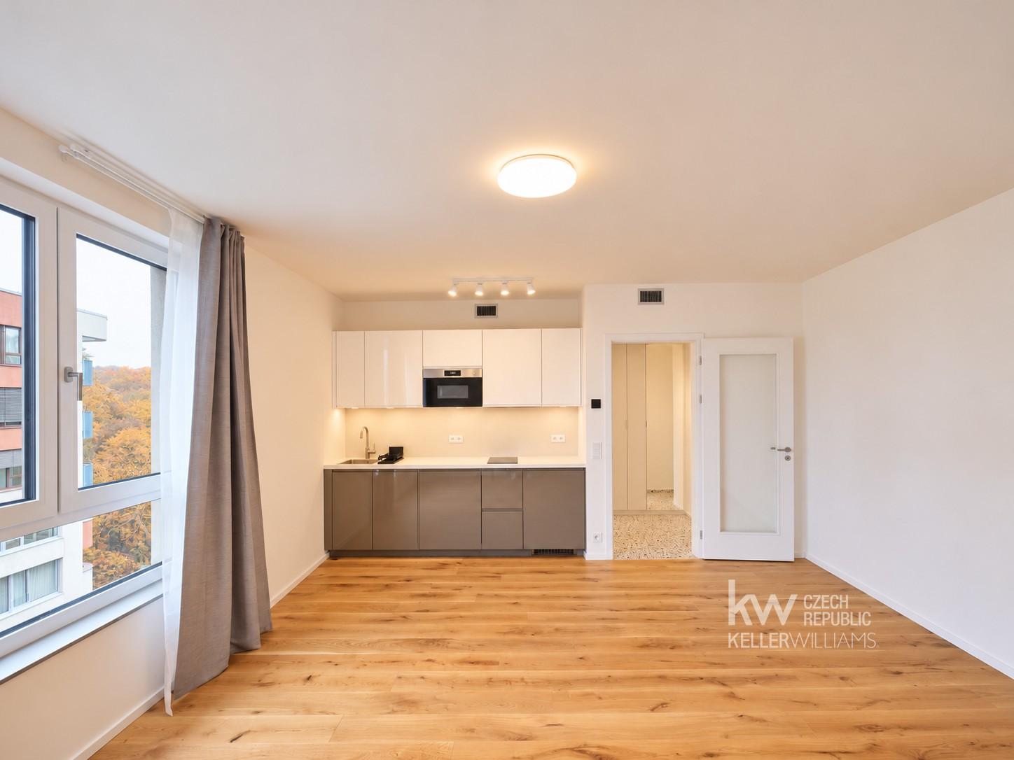 Pronájem 1+kk 37 m² + gará